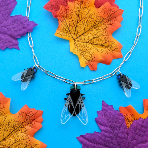 Flies Choker