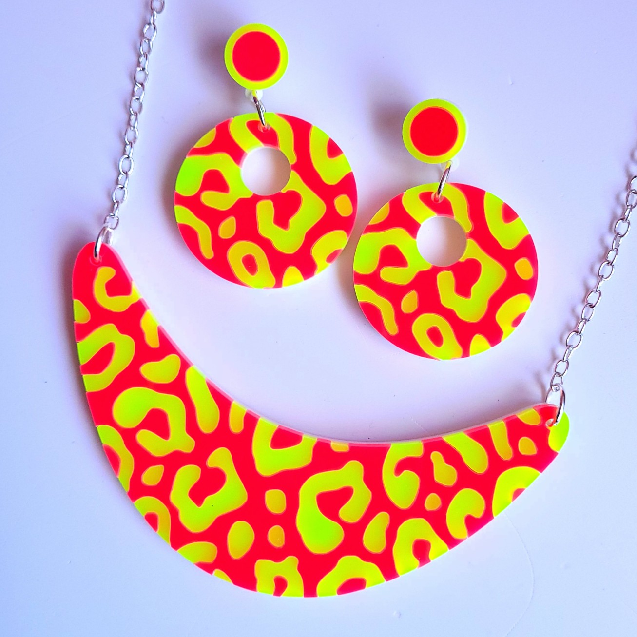Red leopard print earrings 2025